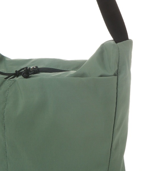 LAKOLE（ラコレ）の「ポケットショルダーBAG / 105055（ショルダーバッグ・メンズ・ブラック/グリーン/サンドグレー・FREE）」の4枚目の写真