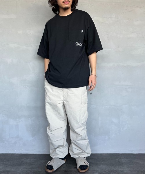 NANGA（ナンガ）の「[NANGA/ナンガ] 別注 ルーズフィット ドローコードポケットTシャツ（Tシャツ/カットソー・レディース・ホワイト/ブラック・S/M/L）」の4枚目の写真
