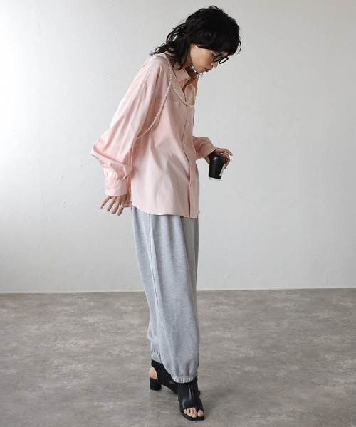 COMMRE（コムル）の「ダブルポケットオーバーシャツ（シャツ/ブラウス・レディース・ホワイト/ピンク/サックスブルー/チャコールグレー・FREE）」の15枚目の写真