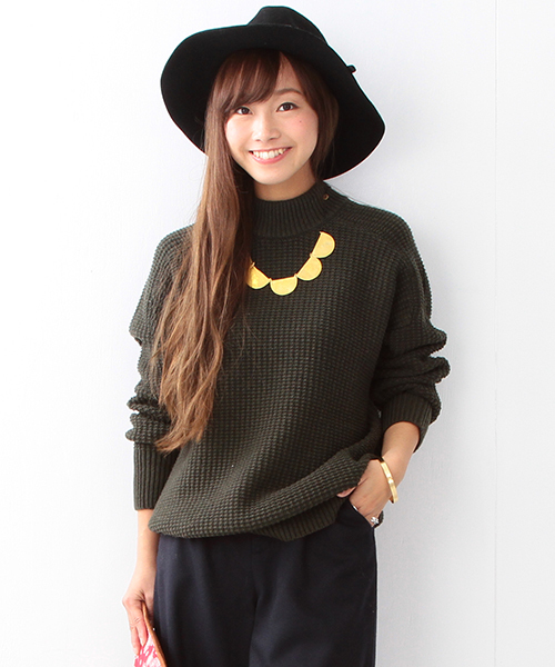 Ray BEAMS（レイビームス）の「■Ray BEAMS / 5G ビッグシルエット クルーネック ニット（ニット/セーター・レディース・オフホワイト/ライトブラウン/ダークグリーン・ONE SIZE）」の3枚目の写真