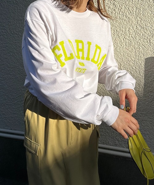 mi via loca(ミヴィアロカ)の「GILDAN 発泡プリントFLORIDAカレッジロゴロンT 【PT NO. MVL025 ※2A】(Tシャツ/カットソー・レディース・ブラック/オフホワイト/オートミール/ホワイト系その他・MEDIUM/X-LARGE)」の10枚目の写真