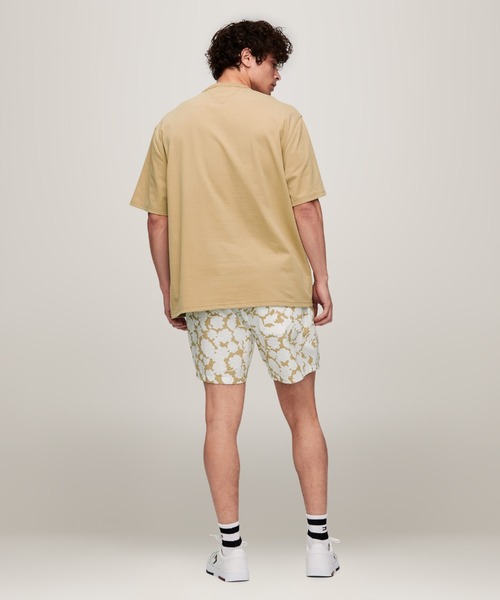 tommy jeans(トミー ジーンズ)の「【NET ViVi掲載】オーバーサイズラグジュアリーセリフTシャツ(Tシャツ/カットソー・メンズ・ホワイト/ベージュ/ネイビー・LARGE/MEDIUM/SMALL/X-LARGE/X-SMALL)」の5枚目の写真