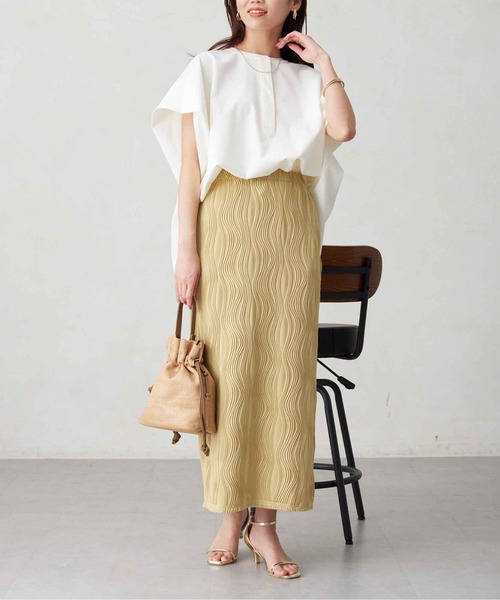 Chez toi(シェトワ)の「360度ストレッチショルダータックプルオーバー(シャツ/ブラウス・レディース・オフホワイト/ブラック/カーキ・FREE)」の8枚目の写真