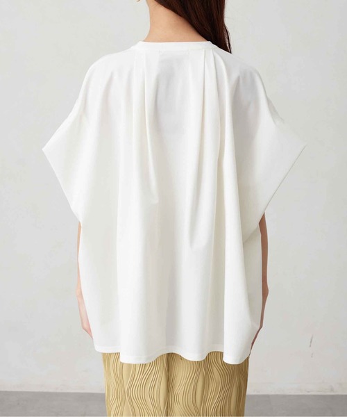 Chez toi(シェトワ)の「360度ストレッチショルダータックプルオーバー(シャツ/ブラウス・レディース・オフホワイト/ブラック/カーキ・FREE)」の6枚目の写真