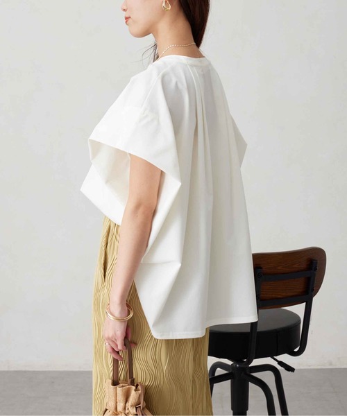 Chez toi(シェトワ)の「360度ストレッチショルダータックプルオーバー(シャツ/ブラウス・レディース・オフホワイト/ブラック/カーキ・FREE)」の11枚目の写真