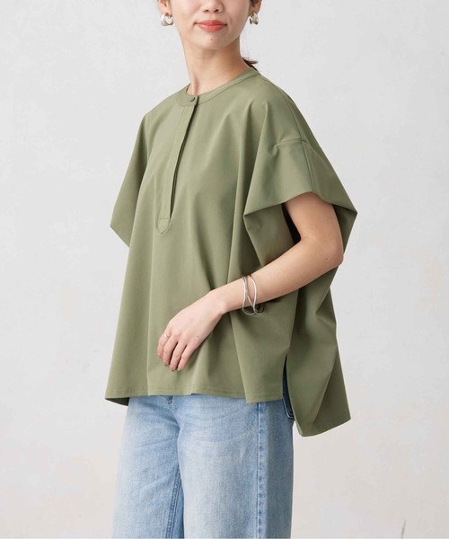 Chez toi(シェトワ)の「360度ストレッチショルダータックプルオーバー(シャツ/ブラウス・レディース・オフホワイト/ブラック/カーキ・FREE)」の22枚目の写真