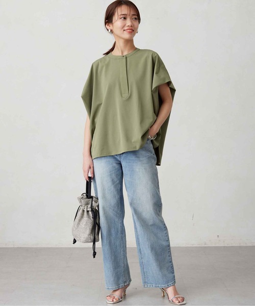 Chez toi(シェトワ)の「360度ストレッチショルダータックプルオーバー(シャツ/ブラウス・レディース・オフホワイト/ブラック/カーキ・FREE)」の18枚目の写真