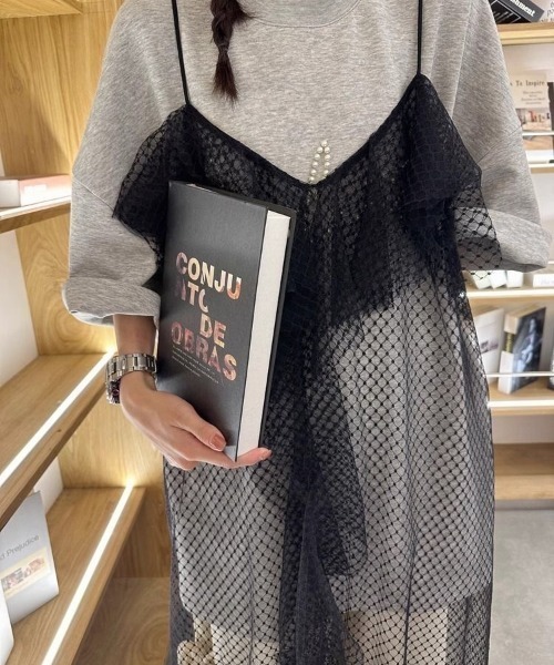 Sibra(シブラ)の「ロング丈チュールフリルキャミワンピース(ワンピース・レディース・ブラック/ピンク・M)」の18枚目の写真