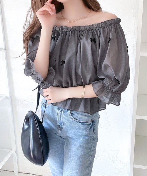mily bilet(ミウィビレット)の「【mily bilet】主役級に映える大人ガーリーitem。シアーシャイニーリボン付きブラウス(シャツ/ブラウス・レディース・アイボリー/チャコールグレー/ライトグレー・LARGE/MEDIUM/SMALL/X-LARGE)」の9枚目の写真