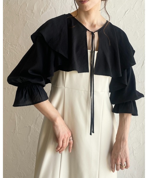 She's Closet(シーズクローゼット)の「フリルカラービッグ襟ショート丈長袖リボンボレロブラウスカーディガン(シャツ/ブラウス・レディース・ブラック/ホワイト・FREE)」の6枚目の写真