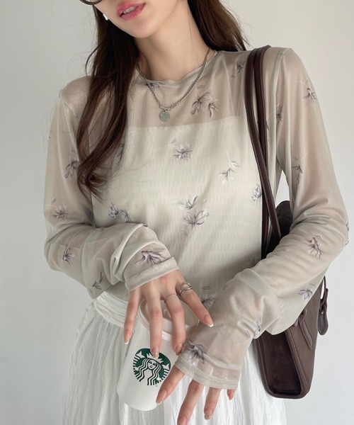 Ada.(エイダ)の「フラワープリント シアー クルーネック トップス(Tシャツ/カットソー・レディース・ベージュ/ブラック・FREE)」の11枚目の写真
