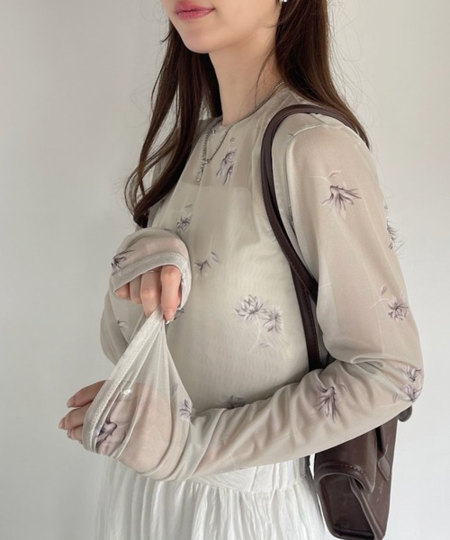 Ada.(エイダ)の「フラワープリント シアー クルーネック トップス(Tシャツ/カットソー・レディース・ベージュ/ブラック・FREE)」の10枚目の写真