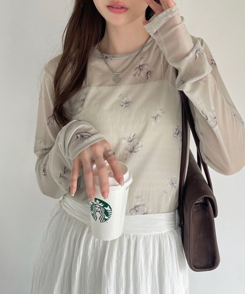 Ada.(エイダ)の「フラワープリント シアー クルーネック トップス(Tシャツ/カットソー・レディース・ベージュ/ブラック・FREE)」の9枚目の写真