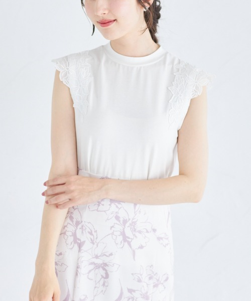 tocco closet（トッコ　クローゼット）の「フラワーレース刺繍付きプルオーバー（Tシャツ/カットソー・レディース・オフホワイト/ブラック・M）」の6枚目の写真