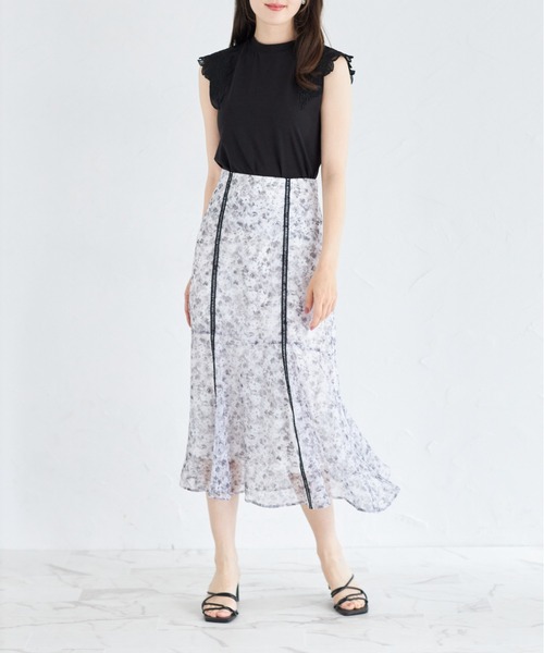 tocco closet（トッコ　クローゼット）の「フラワーレース刺繍付きプルオーバー（Tシャツ/カットソー・レディース・オフホワイト/ブラック・M）」の7枚目の写真