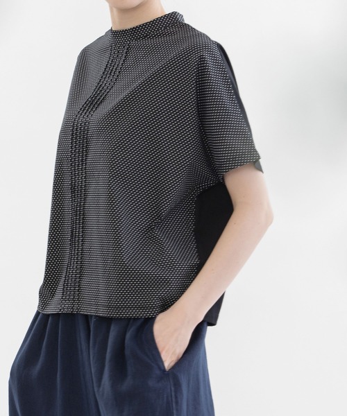 nop de nod(ノップドゥノッド)の「ボトルネック布帛Tトップス(Tシャツ/カットソー・レディース・ブラック/ネイビー/オフホワイト/スミクロ・3)」の1枚目の写真