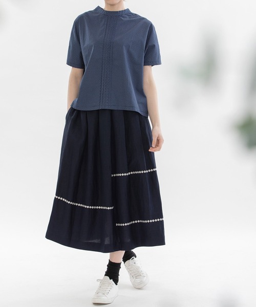nop de nod(ノップドゥノッド)の「ボトルネック布帛Tトップス(Tシャツ/カットソー・レディース・ブラック/ネイビー/オフホワイト/スミクロ・3)」の5枚目の写真