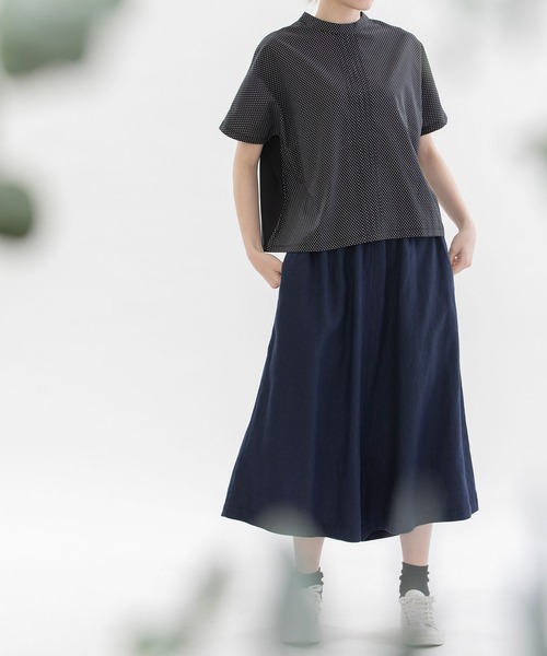nop de nod(ノップドゥノッド)の「ボトルネック布帛Tトップス(Tシャツ/カットソー・レディース・ブラック/ネイビー/オフホワイト/スミクロ・3)」の11枚目の写真