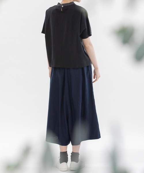 nop de nod(ノップドゥノッド)の「ボトルネック布帛Tトップス(Tシャツ/カットソー・レディース・ブラック/ネイビー/オフホワイト/スミクロ・3)」の12枚目の写真