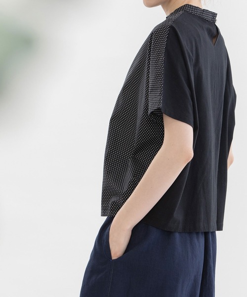 nop de nod(ノップドゥノッド)の「ボトルネック布帛Tトップス(Tシャツ/カットソー・レディース・ブラック/ネイビー/オフホワイト/スミクロ・3)」の14枚目の写真