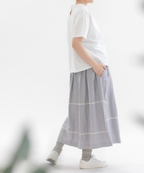 nop de nod(ノップドゥノッド)の「ボトルネック布帛Tトップス(Tシャツ/カットソー・レディース・ブラック/ネイビー/オフホワイト/スミクロ・3)」の17枚目の写真