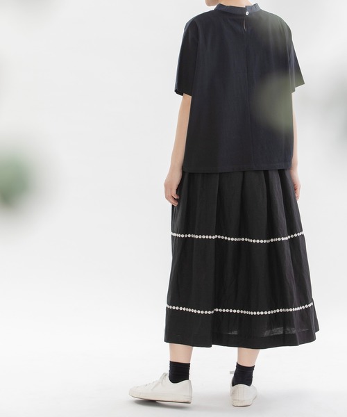 nop de nod(ノップドゥノッド)の「ボトルネック布帛Tトップス(Tシャツ/カットソー・レディース・ブラック/ネイビー/オフホワイト/スミクロ・3)」の22枚目の写真