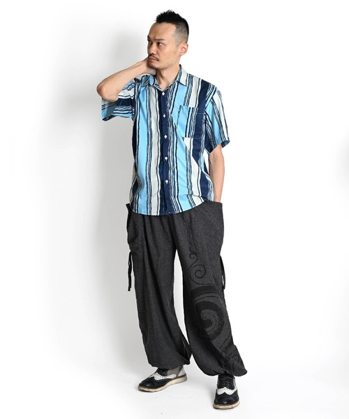 MARAI(マーライ)の「ランダムストライプ柄 半袖シャツ オーバーサイズシャツ(シャツ/ブラウス・レディース・オレンジ/ピンク/ブルー・MEDIUM/X-LARGE)」の5枚目の写真