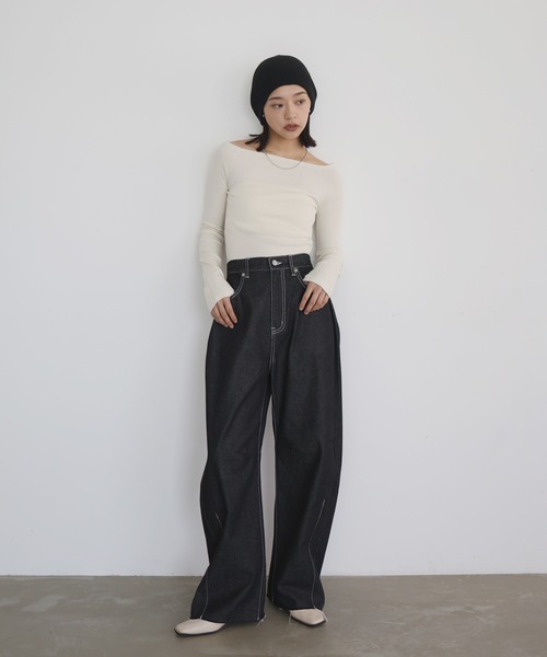 hellam（へラム）の「ラメ入りオフショルリブトップス（Tシャツ/カットソー・レディース・アイボリー/ブラック/杢グレー/ブルー/カーキ・FREE）」の2枚目の写真