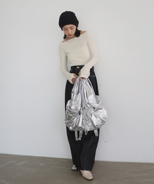 hellam（へラム）の「ラメ入りオフショルリブトップス（Tシャツ/カットソー・レディース・アイボリー/ブラック/杢グレー/ブルー/カーキ・FREE）」の18枚目の写真