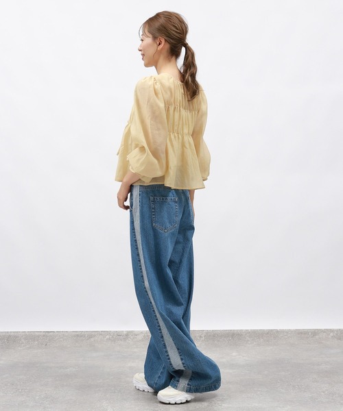 LAKOLE（ラコレ）の「2WAYシャーリングブラウス / 142622（シャツ/ブラウス・レディース・ブラック/オフホワイト/レモンイエロー/ブラウン・FREE）」の20枚目の写真