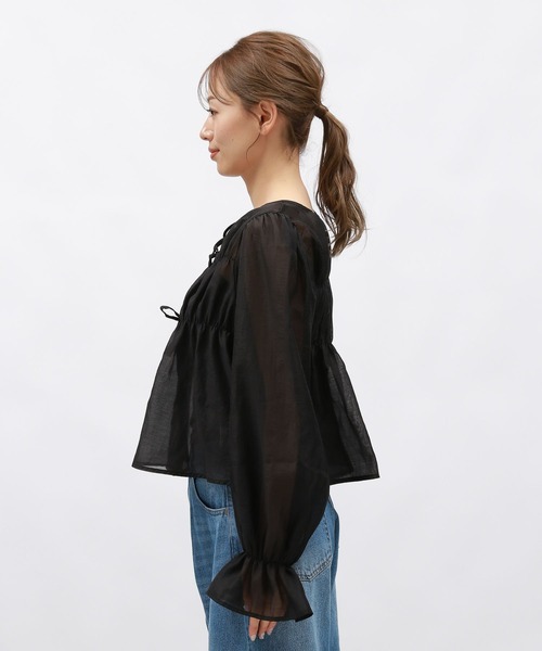 LAKOLE（ラコレ）の「2WAYシャーリングブラウス / 142622（シャツ/ブラウス・レディース・ブラック/オフホワイト/レモンイエロー/ブラウン・FREE）」の14枚目の写真