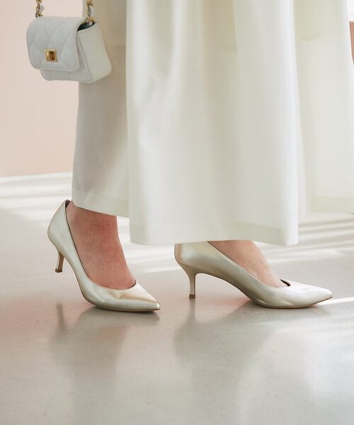La boutique BonBon(ラブティックボンボン)の「メタリックヒールパンプス(パンプス・レディース・シルバー・23cm)」の2枚目の写真
