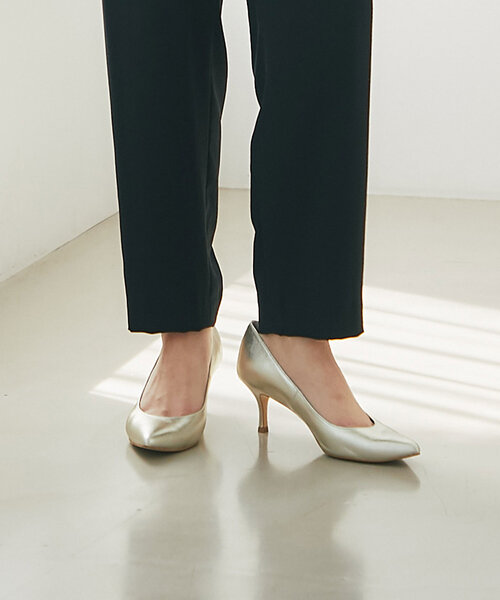 La boutique BonBon(ラブティックボンボン)の「メタリックヒールパンプス(パンプス・レディース・シルバー・23cm)」の4枚目の写真