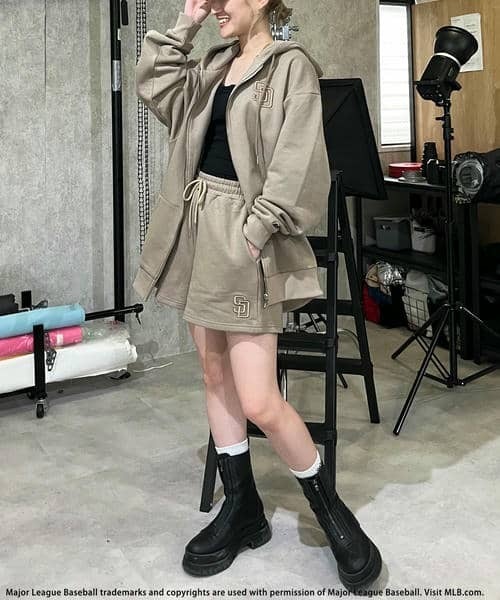 BACK TO THE FIELD（バック トゥー ザ フィールド）の「【MLB】3Dロゴ刺繍スウェットショートパンツ（スウェットパンツ・レディース・ブラック/グレー/ブルー/ブラウン・FREE）」の22枚目の写真