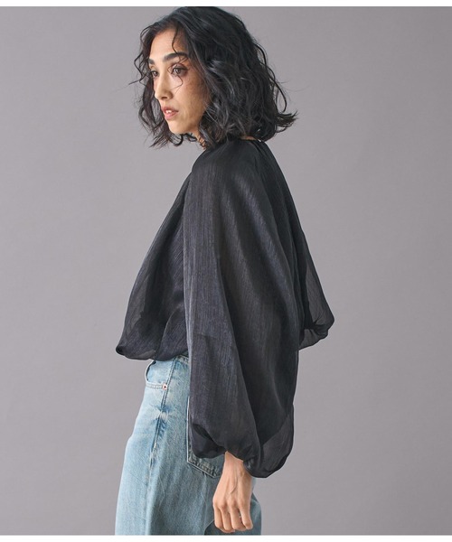 Settimissimo（セッティミッシモ）の「シアーシャイニーボリュームスリーブボレロ（ノーカラージャケット・レディース・シルバー/ブラック・FREE）」の5枚目の写真