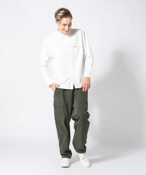 Blue Standard （ブルースタンダード）の「【BLUE STANDARD/ブルースタンダード】リラックスフィット アニマル胸ワンポイント オックスシャツ 犬 猫 ユニセックス（シャツ/ブラウス・メンズ・ブルー系その他2/ホワイト系その他2/ブルー系その他/ホワイト系その他・MEDIUM/LARGE）」の9枚目の写真