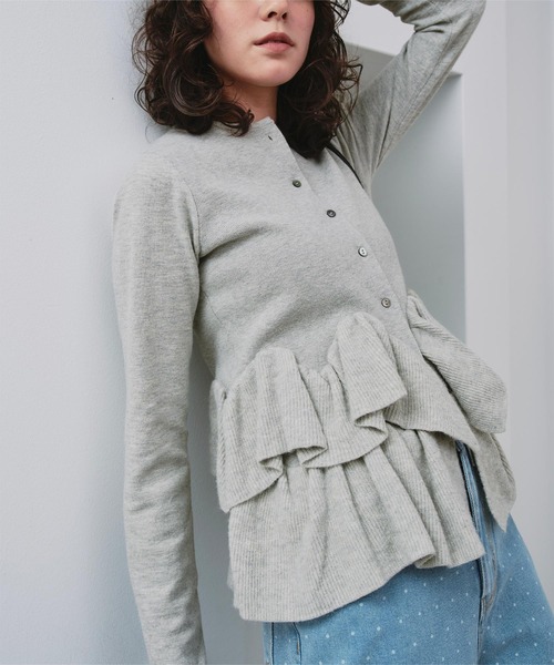 titivate（ティティベイト）の「フリルヘムニットカーディガン【カーディガン/ボレロランキング1位獲得実績あり】（カーディガン/ボレロ・レディース・グレー/ネイビー/イエロー/チャコール/アイボリー/ブラック/ライトピンク/レッド/ブラウン・S/M/L/XL）」の10枚目の写真