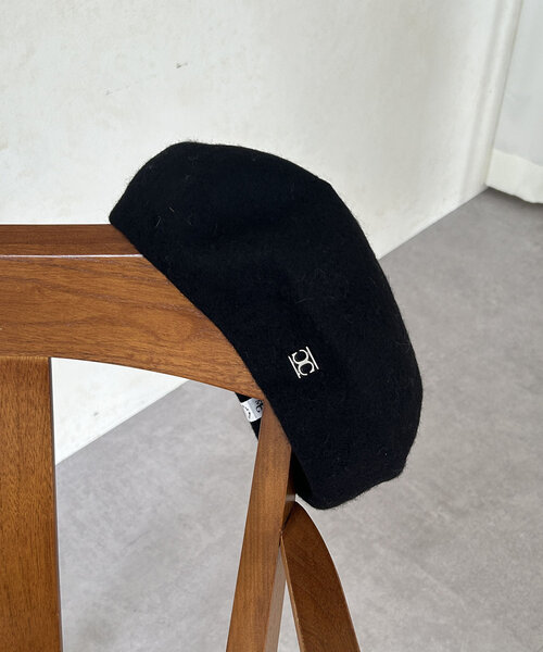 CAPRICIEUX LE'MAGE(カプリシューレマージュ)の「【LE'MAGE オリジナル】1ポイントベレー帽(ハット・レディース・ブラック/ベージュ・FREE)」の6枚目の写真