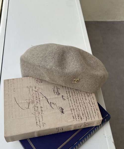 CAPRICIEUX LE'MAGE(カプリシューレマージュ)の「【LE'MAGE オリジナル】1ポイントベレー帽(ハット・レディース・ブラック/ベージュ・FREE)」の9枚目の写真