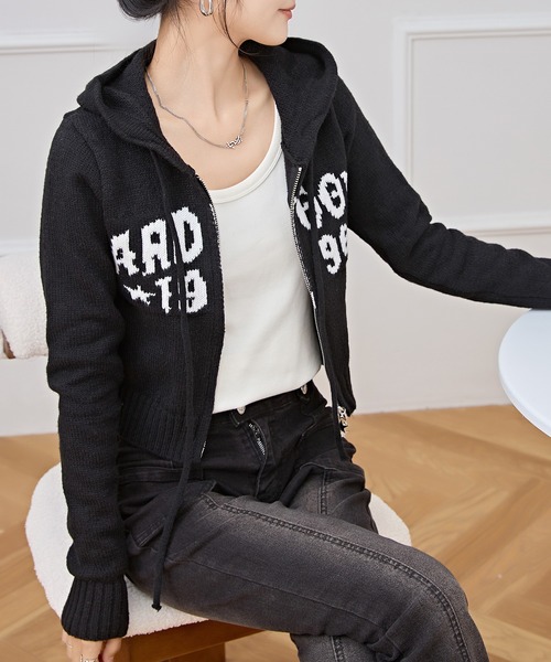 Lace Ladies(レースレディース)の「配色 ロゴ コンパクト ジップアップ ニット カーディガン(カーディガン/ボレロ・レディース・ベージュ/ブラウン/ホワイト/ブラック・FREE)」の8枚目の写真