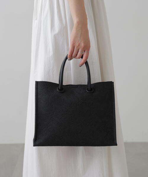 FREE'S MART（フリーズマート）の「◇エンボスペイズリーバッグ（トートバッグ・レディース・ホワイト/カーキ/ブラック/ブラウン・ﾌﾘ-）」の10枚目の写真