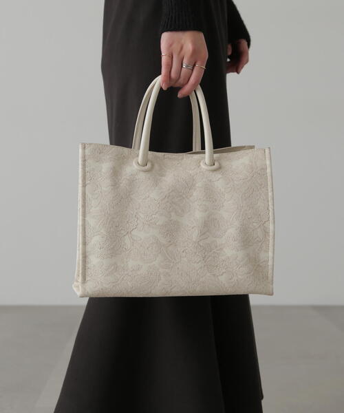 FREE'S MART（フリーズマート）の「◇エンボスペイズリーバッグ（トートバッグ・レディース・ホワイト/カーキ/ブラック/ブラウン・ﾌﾘ-）」の13枚目の写真