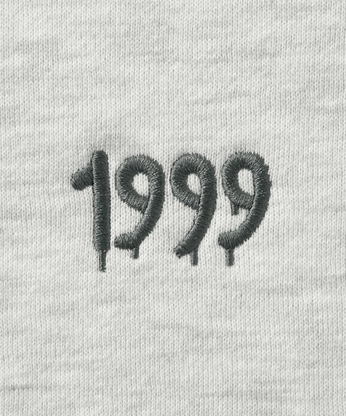 MONO-MART(モノマート)の「スプレーグラフィックバックプリントオーバーサイズパーカー(パーカー・レディース・グレー系/グレー/ブラック系/スミクロ/ダークブラウン・L/M)」の14枚目の写真