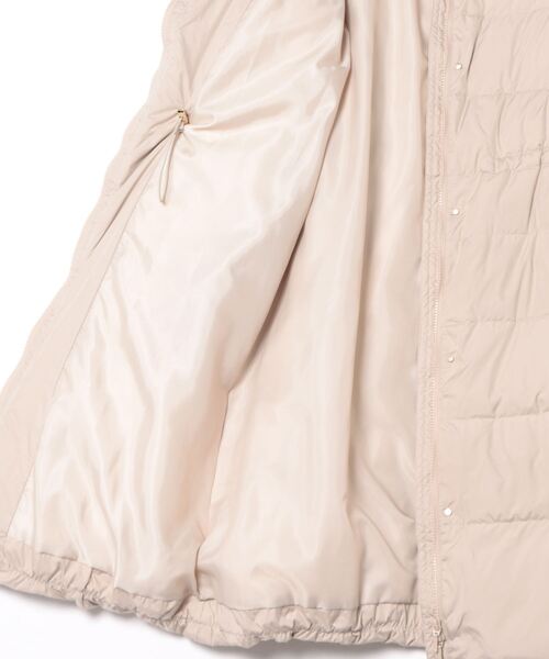 STRAWBERRY-FIELDS（ストロベリーフィールズ）の「エコファー付きダウンコート（その他アウター・レディース・ブラック/ライトベージュ・2）」の4枚目の写真