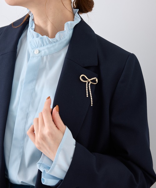 ROPE' PICNIC(ロペピクニック)の「ビジューリボンブローチ(ブローチ/コサージュ・レディース・シルバー/ゴールド・FREE)」の4枚目の写真