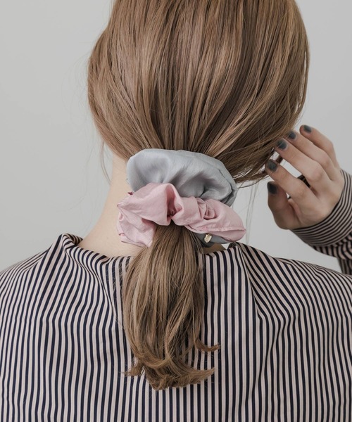 SMELLY(スメリー)の「バイカラーボリュームシュシュ(シュシュ・レディース・ピンク系その他/グリーン系その他・-)」の1枚目の写真