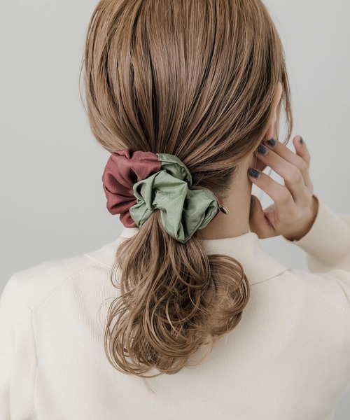 SMELLY(スメリー)の「バイカラーボリュームシュシュ(シュシュ・レディース・ピンク系その他/グリーン系その他・-)」の11枚目の写真