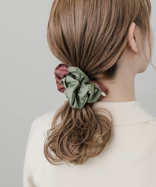 SMELLY(スメリー)の「バイカラーボリュームシュシュ(シュシュ・レディース・ピンク系その他/グリーン系その他・-)」の12枚目の写真