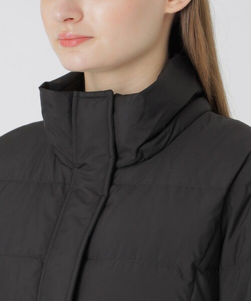 BLUE LABEL CRESTBRIDGE（ブルーレーベルクレストブリッジ）の「【一部店舗限定】ハイマルチピーチタフタロングダウンコート（ダウンジャケット/コート・レディース・ホワイト系その他/ダークネイビー/ブラック・36/38/40）」の15枚目の写真