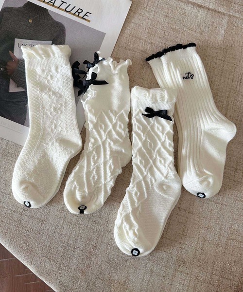 aimoha(アイモハ)の「【aimoha-KIDS-】ガールズソックス4足セット(ソックス/靴下・キッズ・ホワイト・X-LARGE/LARGE/MEDIUM)」の1枚目の写真